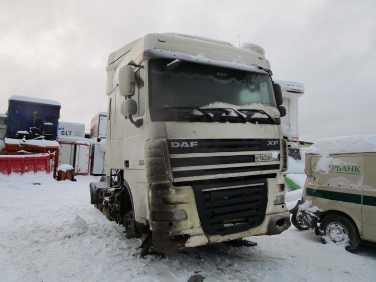 В разборке DAF-120, 2012
