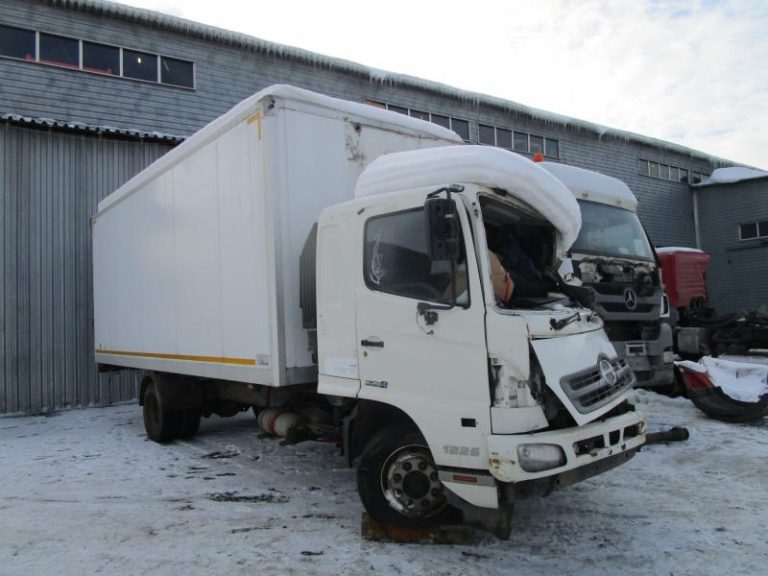 В разборке HINO 500, 2013 г.