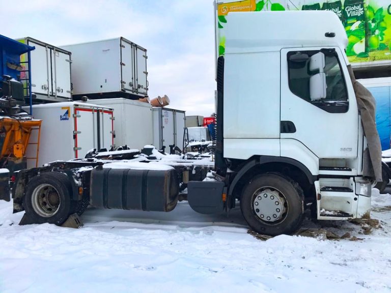 В разборке Renault Premium 380.19T 2012г.