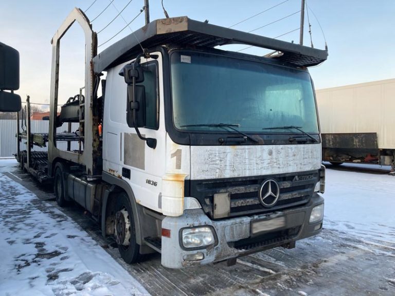 В разборке MERCEDES-BENZ ACTROS 1836 2006 года.