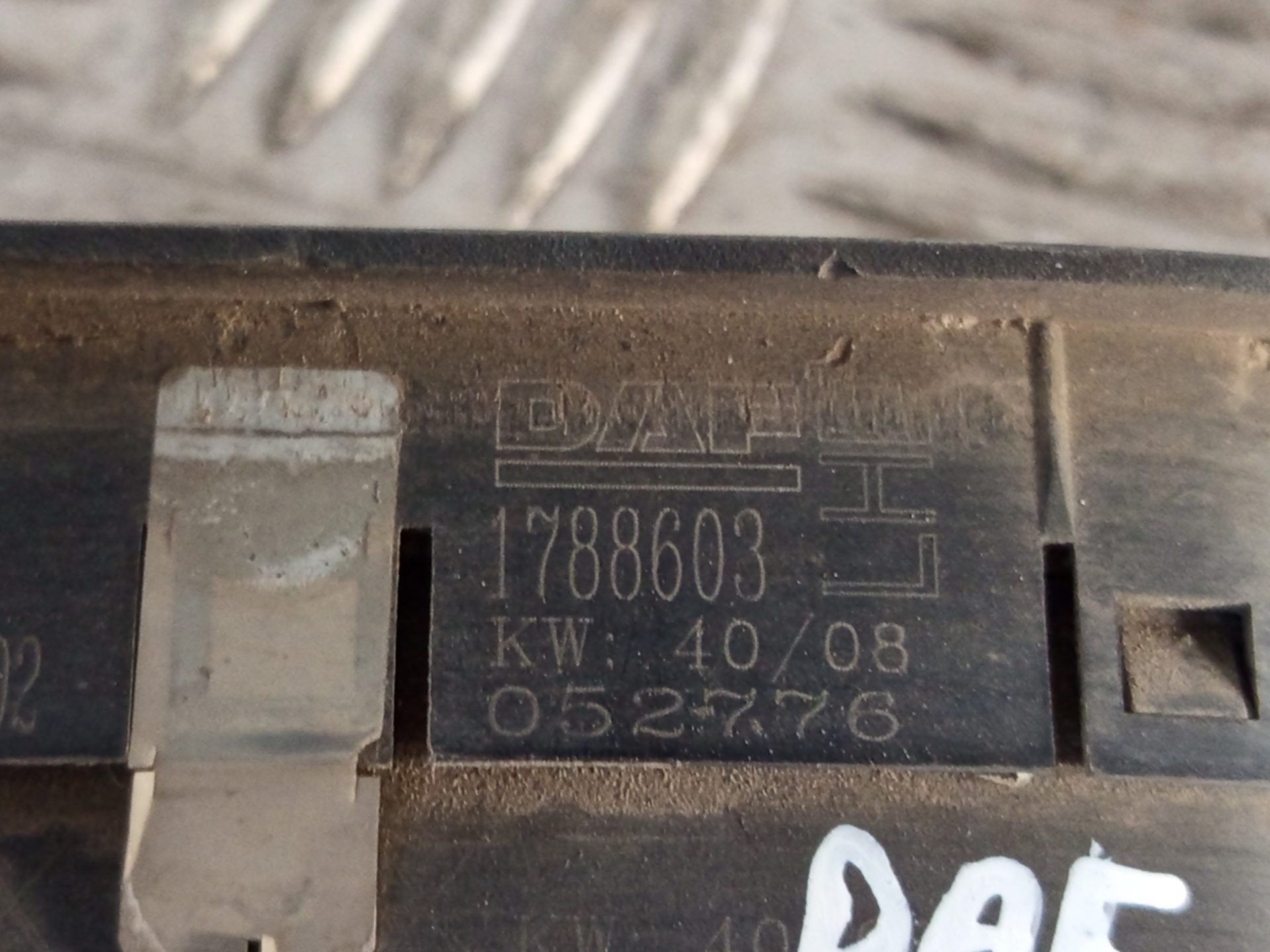 Блок управления DAF daf227052528003 стеклоподъемником левой двери (Д) — фото 4