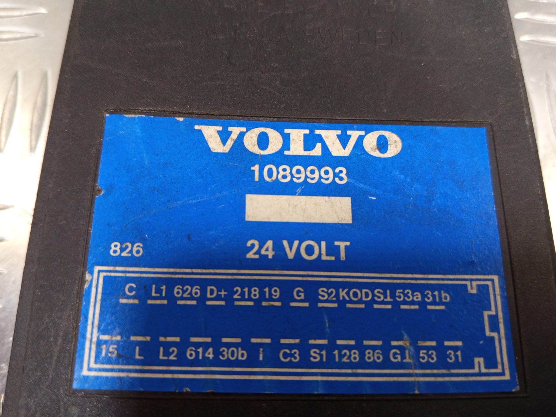 Блок управления Volvo 011-0019974 электрооборудованием — фото 3